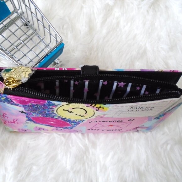 Luv Betsey Photo Real Art Print Wallet Betsey Johnson - Picture 7 of 10